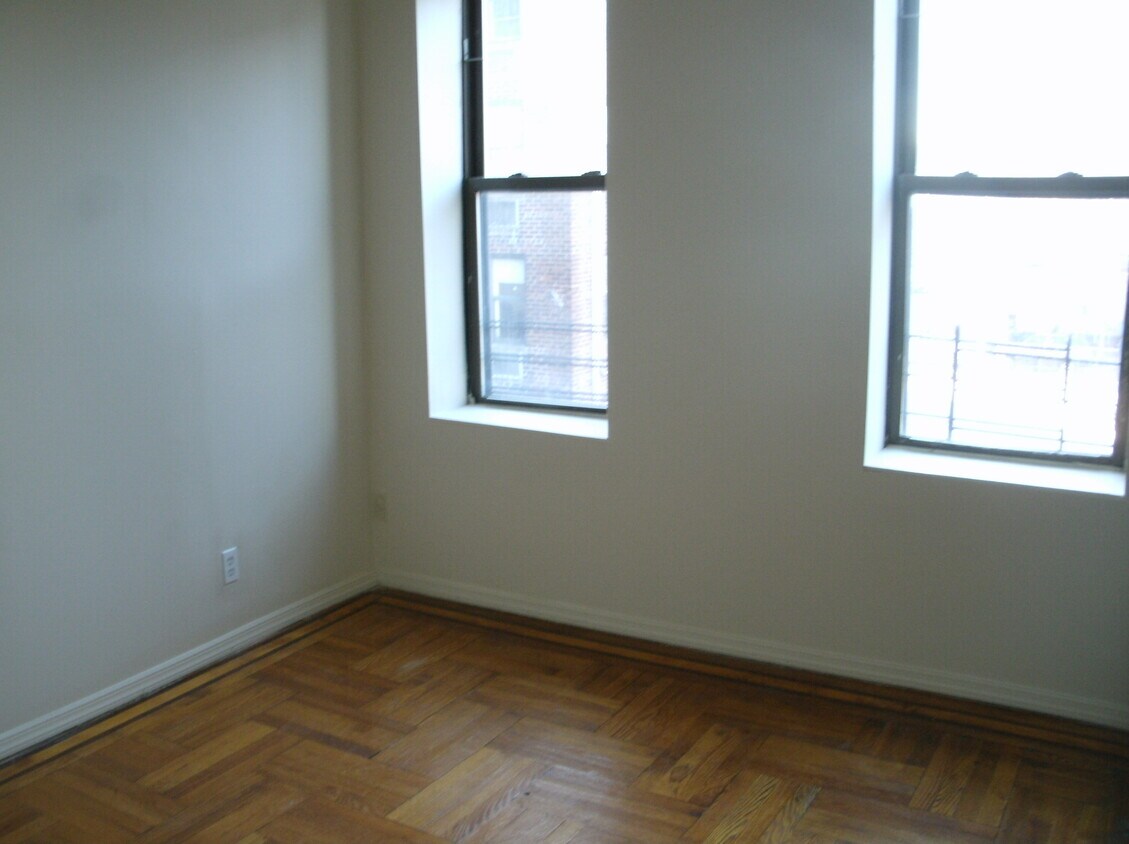 Primary Photo - 400 E 45th St