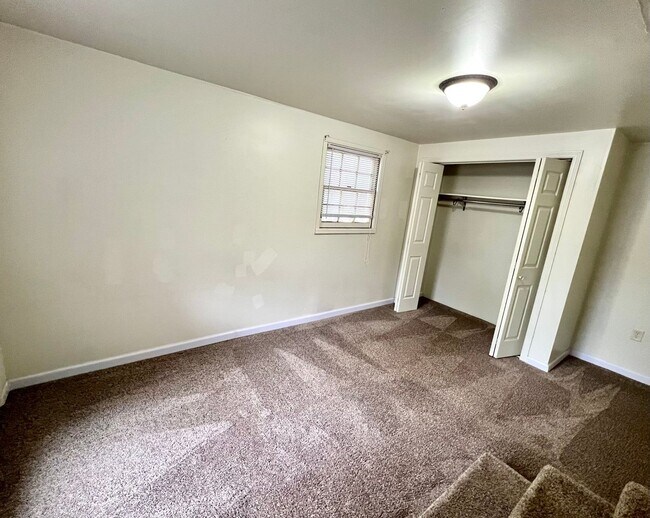 Foto del edificio - 3 Bedrooms Walking Distance to KSU!