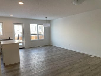 Building Photo - 905-172 172 St SW