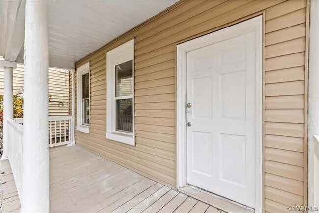 Building Photo - 3325 Meadowbridge Rd