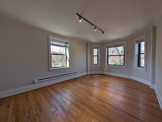 Foto del edificio - 2329 N Rockwell St