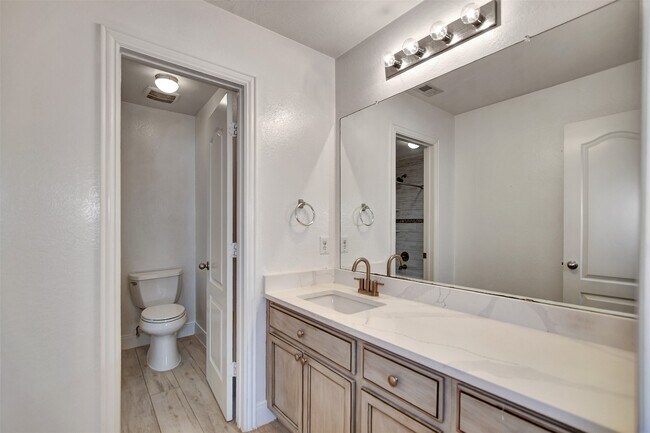 Foto del edificio - 20831 Brodie Ln