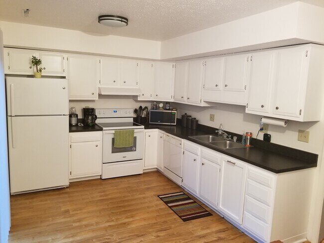 Foto del edificio - 1329 Headlee Ave