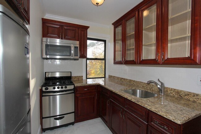 Building Photo - 79 S Highland Ave