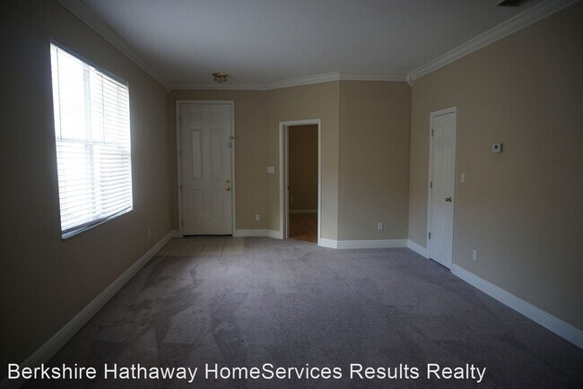 Building Photo - 4 br, 2 bath House - 1255 Greenley Ave,