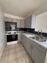 Building Photo - 6071 SW 33rd St