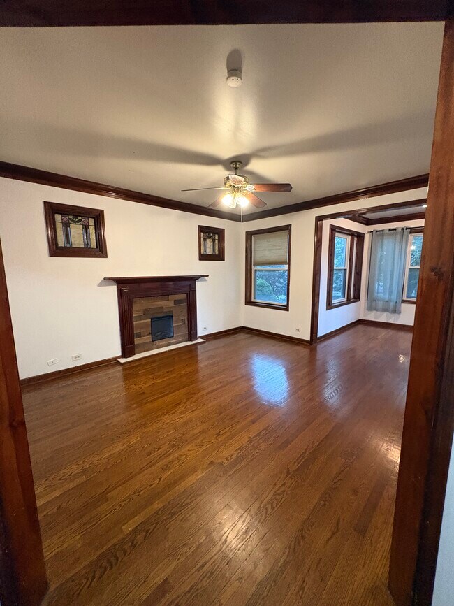 Sala de estar - 3041 W Leland Ave