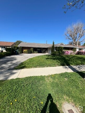 Building Photo - 9221 Rubio Ave