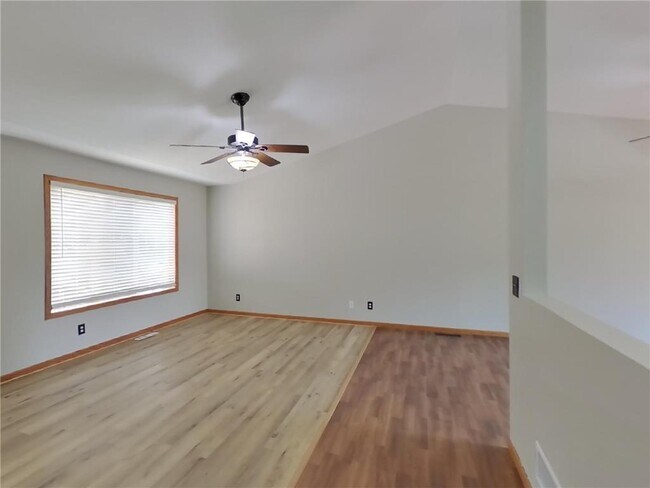 Foto del edificio - 6393 Wildwood Way