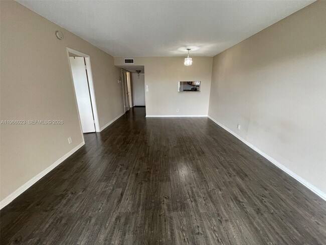 Foto del edificio - 4700 Washington St