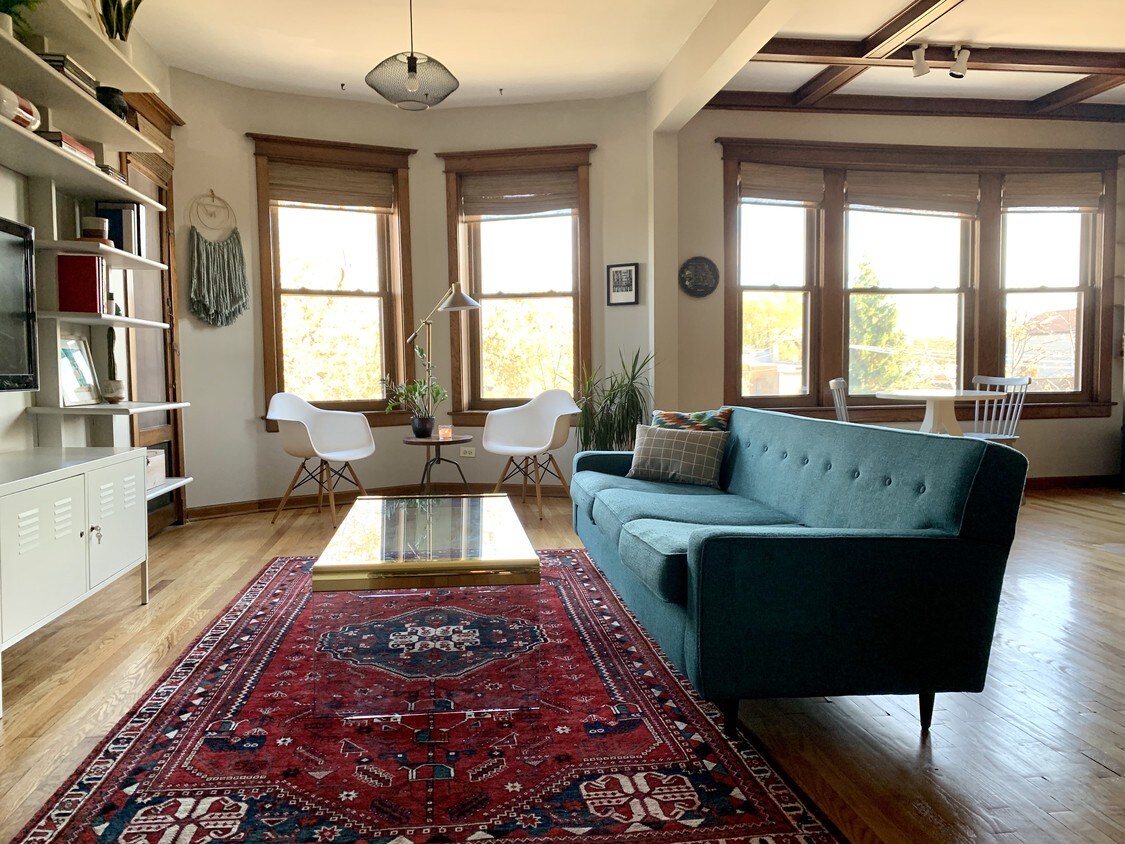 Light-filled thanks to the HUGE windows - 2540 N Sacramento Ave