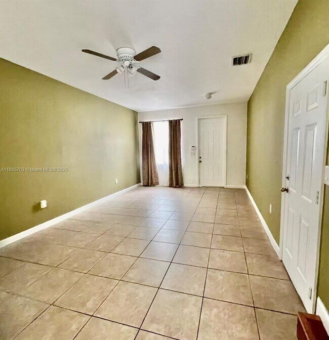 Foto del edificio - 12842 SW 135th St