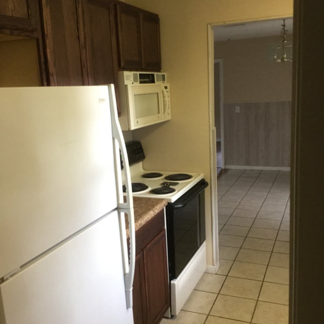 Building Photo - 9415 Bayside Ct