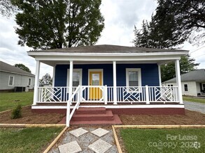 Building Photo - 3103 Lowell Rd