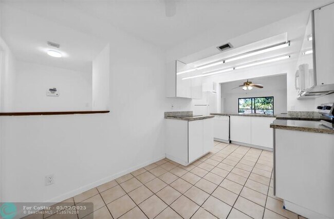 Foto del edificio - 2031 Coral Ridge Dr