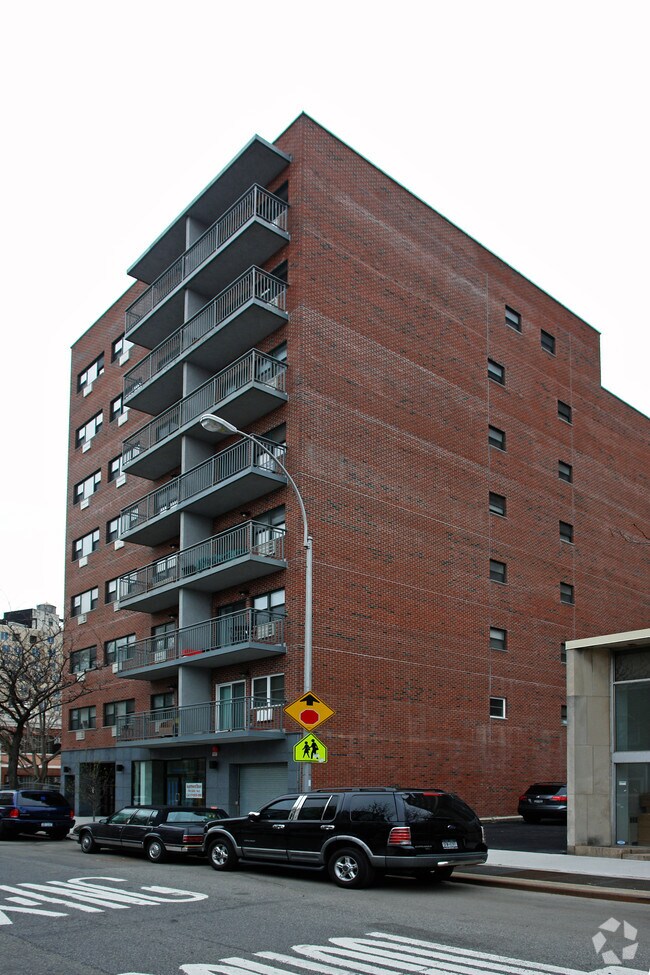 Foto del edificio - 2716 41st Ave