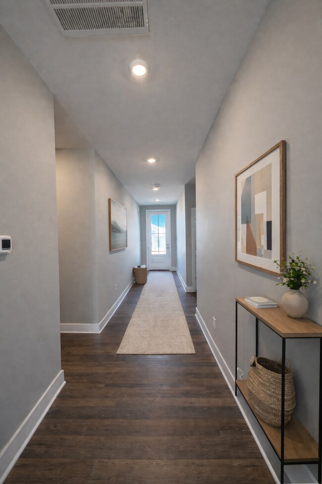 Front hall - 2807 Butlers Green Cir