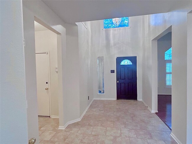Foto del edificio - 2519 Silver Meadow Dr