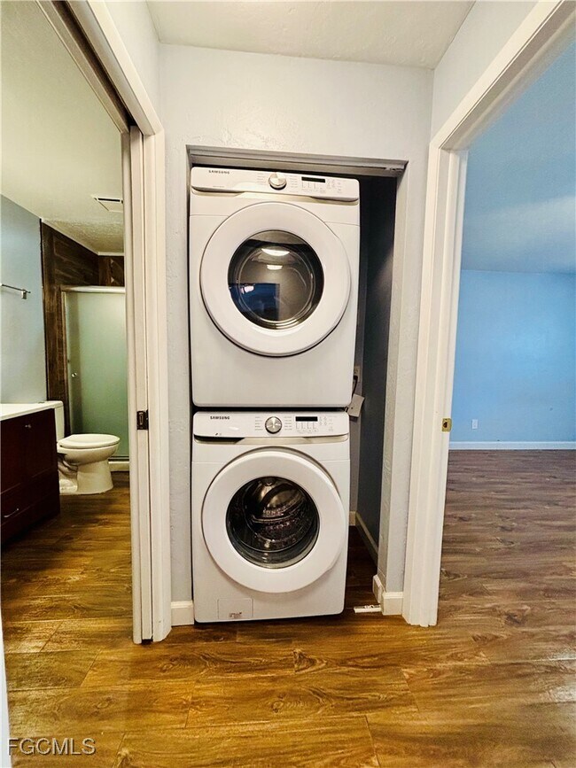 Foto del edificio - 9303 Lennex Ln