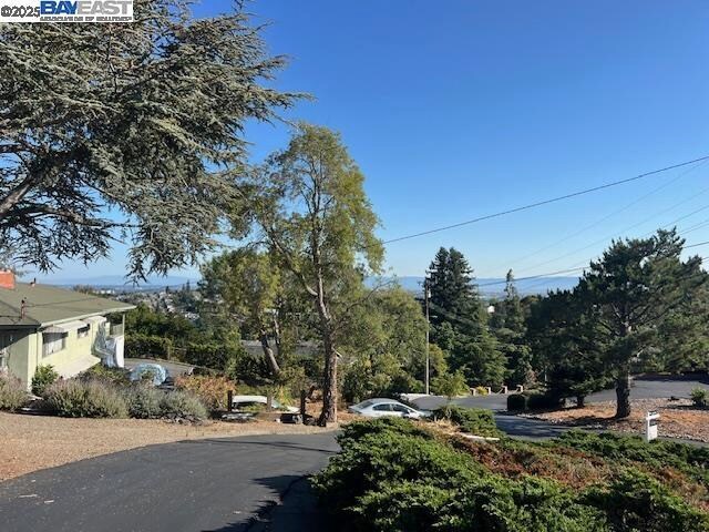 Foto del edificio - 2755 Pineridge Rd