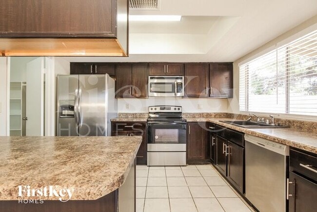 Foto del edificio - 5413 West Townley Avenue