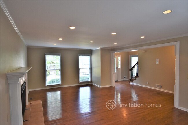 Building Photo - 125 Astwood Ct