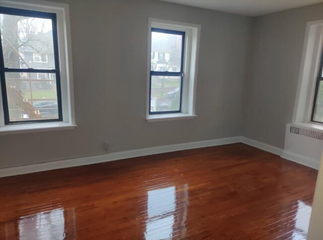 Building Photo - 410 Highland Ave