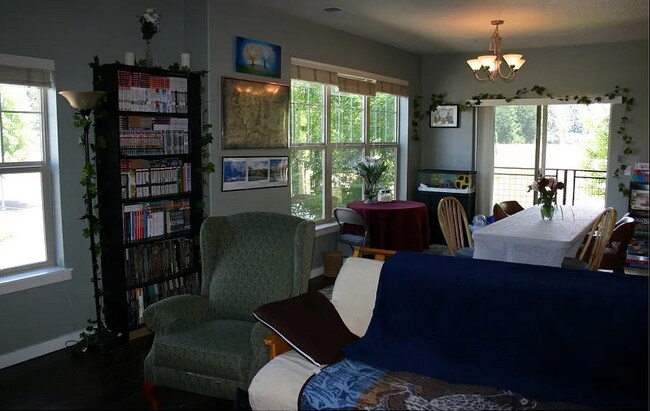 Photo - 696 NE Adwick Dr House