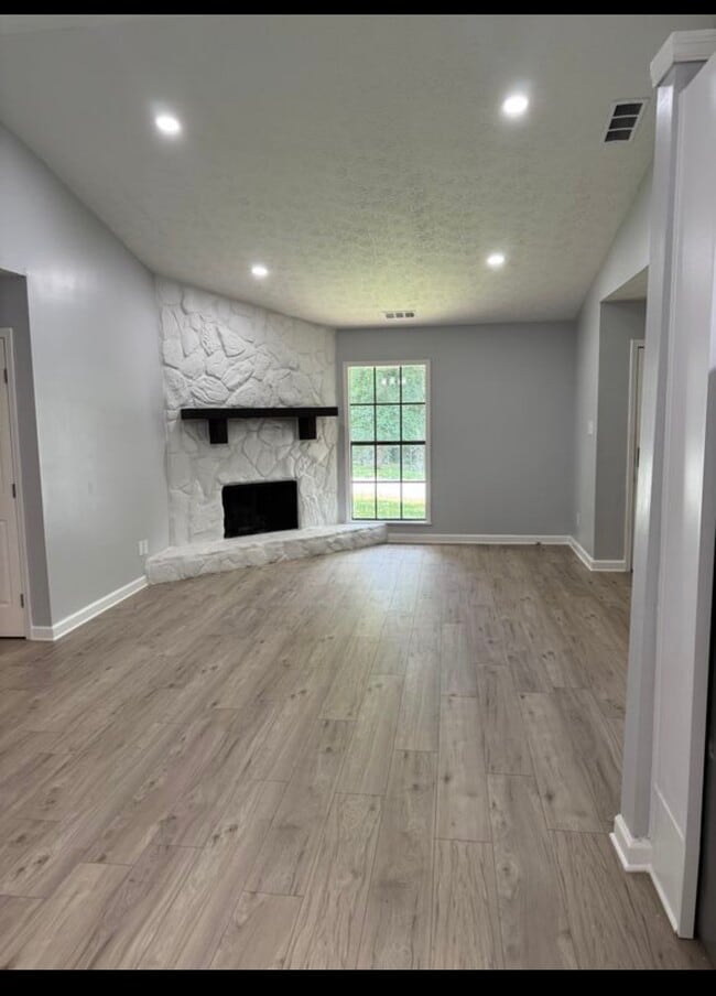 Foto del edificio - 4284 Friar Tuck Ln