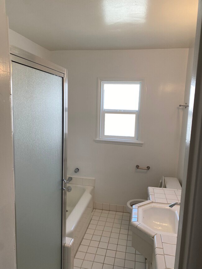 Bathroom - 11960 Magnolia Blvd