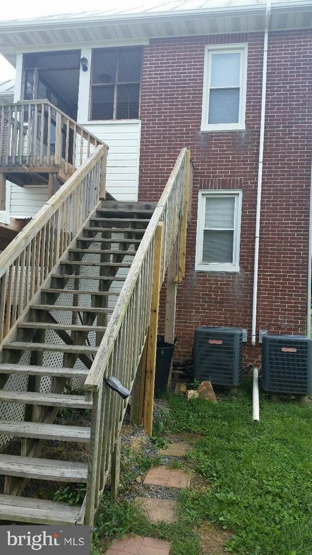 921 S Main St Unit 2ND FLOOR, Hampstead, MD 21074 Room for Rent in
