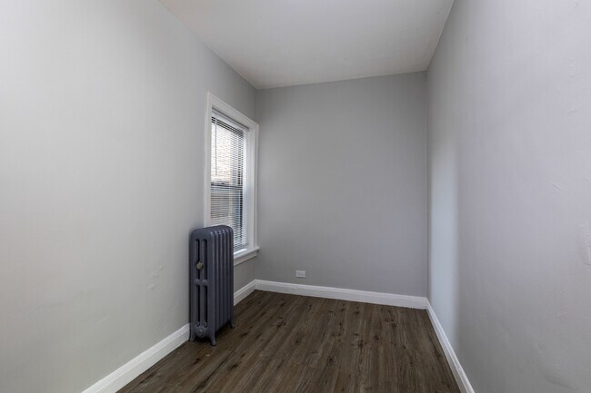 Foto del edificio - 5451 S Cornell Ave
