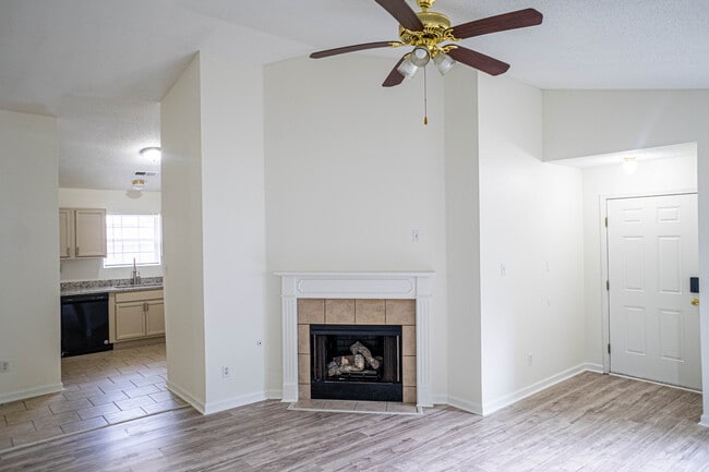 Photo - 4721 Waterfront Oak Dr House