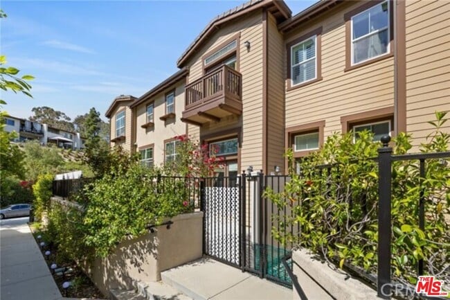 Building Photo - 732 Tennis Club Ln