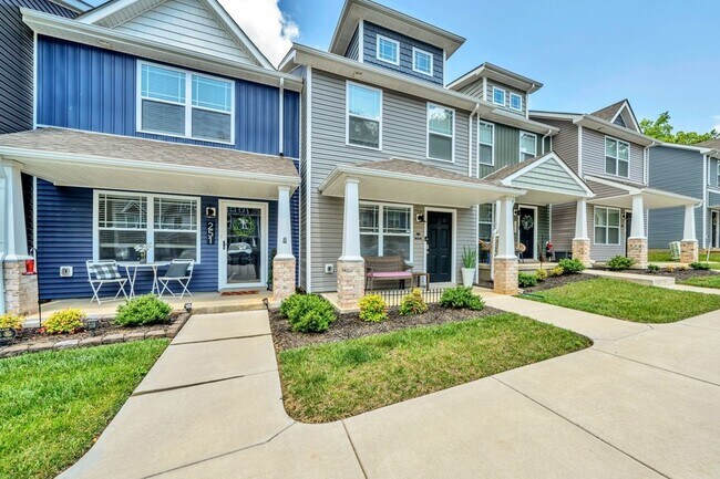 Foto del edificio - 253 Woodland Vly Ln
