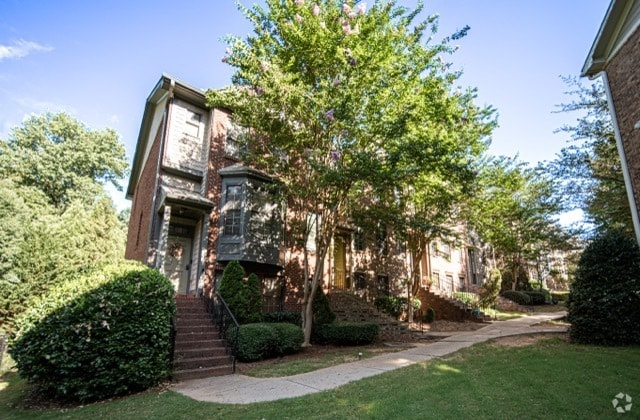 Building Photo - 3106 Pittard Hill Pt