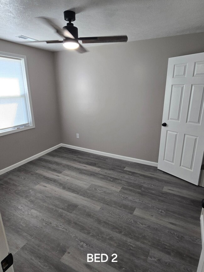 Building Photo - 2028 W Forest Dr