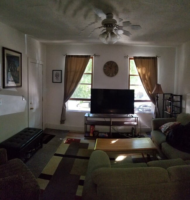 Living room - 1448 N Cleveland Ave