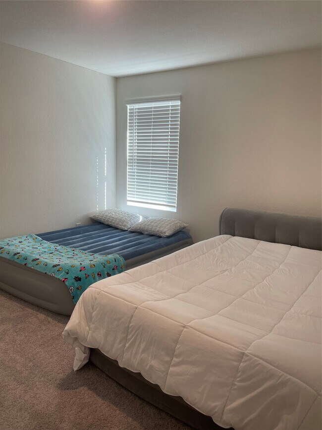 Foto del edificio - 14878 Calderon Dr