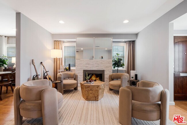Foto del edificio - 7353 W 82nd St