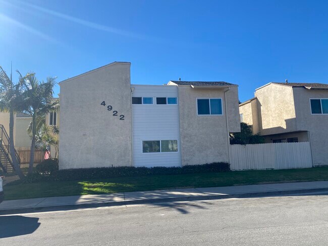 Building Photo - 4922 Rudder Dr