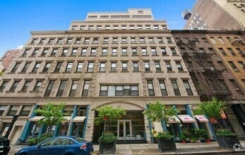 Building Photo - 25 Murray St
