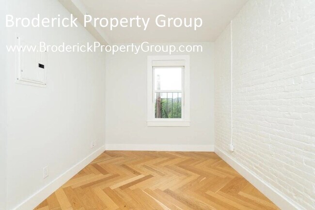 Foto del edificio - 457 Massachusetts Ave