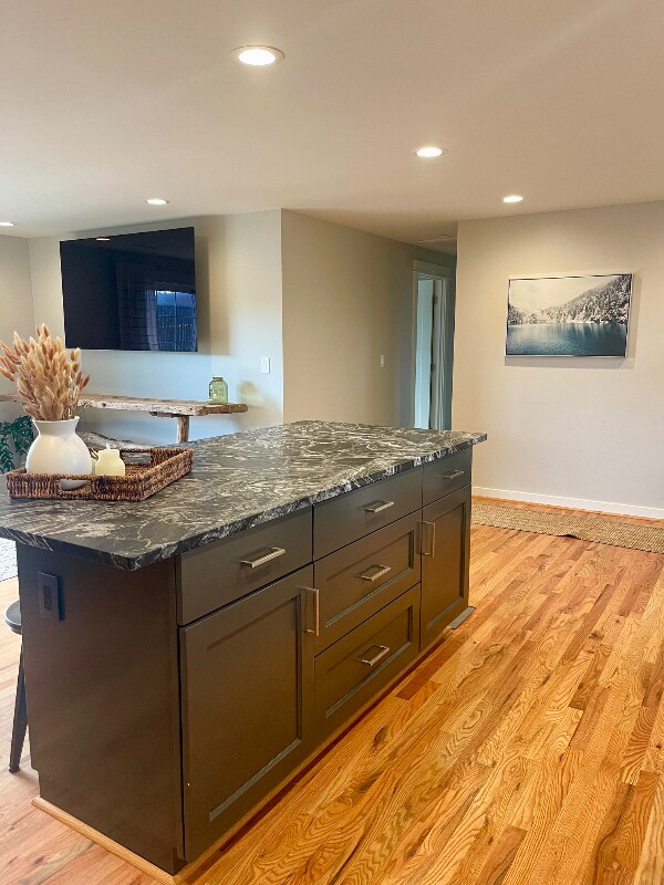 Foto del edificio - 305 Rosewood St