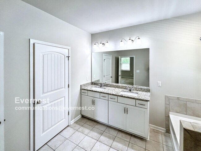 Foto del edificio - 4047 Cannonsgate Ln