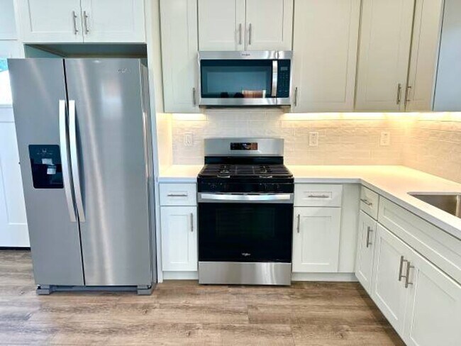 Foto del edificio - 19241 Carlton Ave