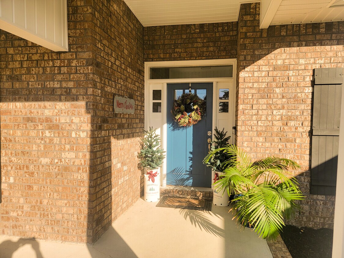 Primary Photo - 7572 Frankfort St