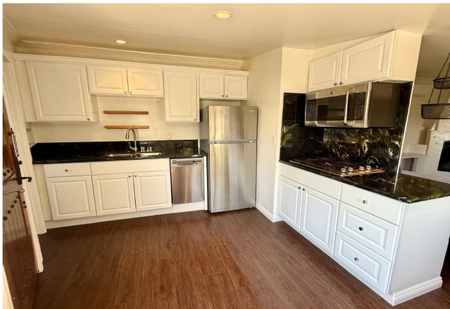 Building Photo - 701 Luton Dr