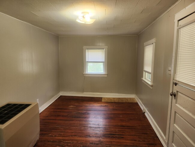 Building Photo - 320 N Homewood Ave