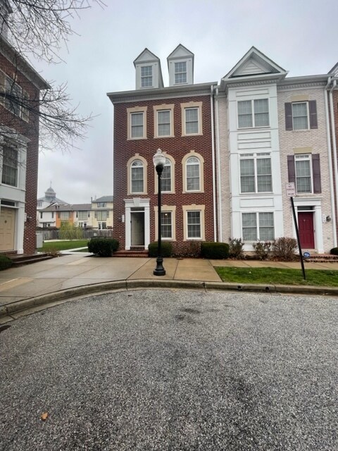 Primary Photo - 860 Ryan St